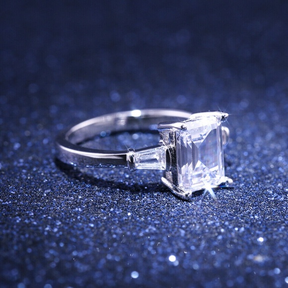 925 Silver Emerald Cut White Sapphire Ring New - Picture 3 of 6